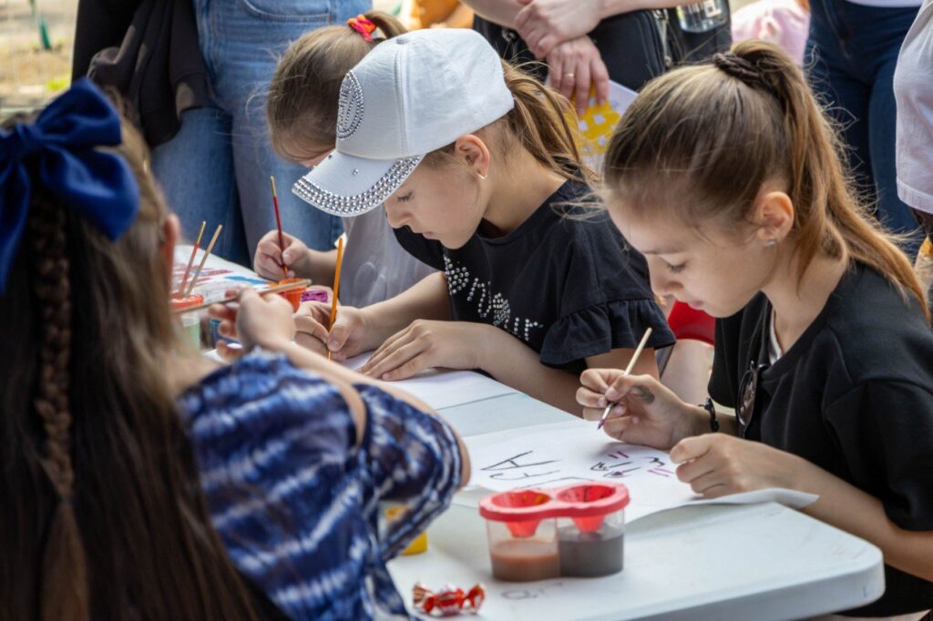 Ziua Copilului celebrată în centrul orașului împreună cu echipa CRAT photo 2025 06 07 14 32 47