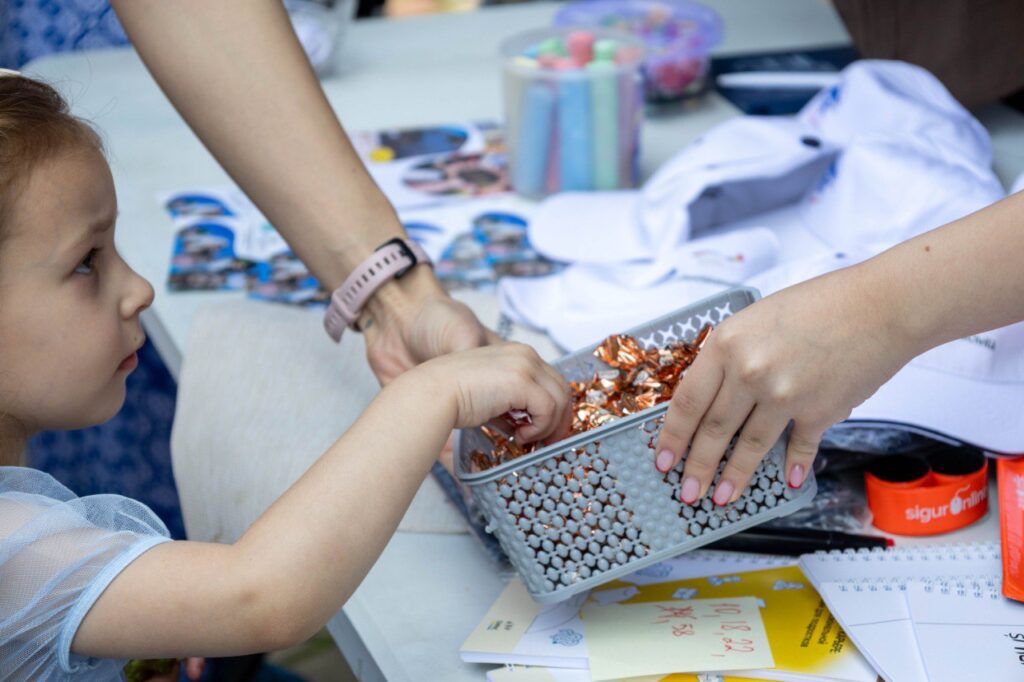 Ziua Copilului celebrată în centrul orașului împreună cu echipa CRAT photo 2025 06 07 14 33 11