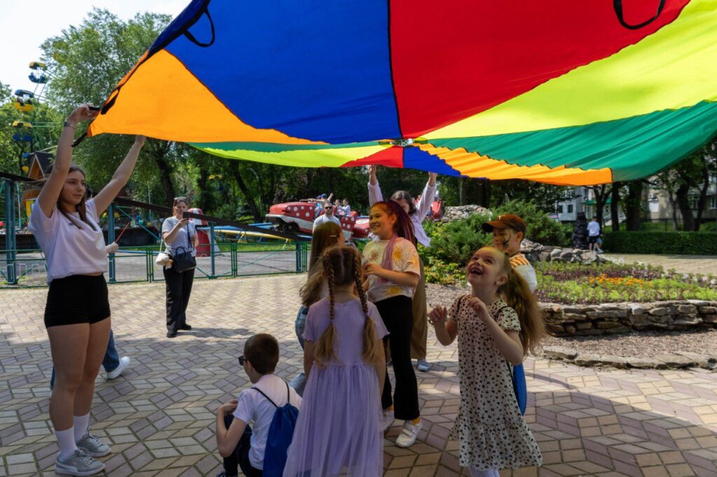 Ziua Copilului celebrată în centrul orașului împreună cu echipa CRAT photo 2025 06 07 14 33 19